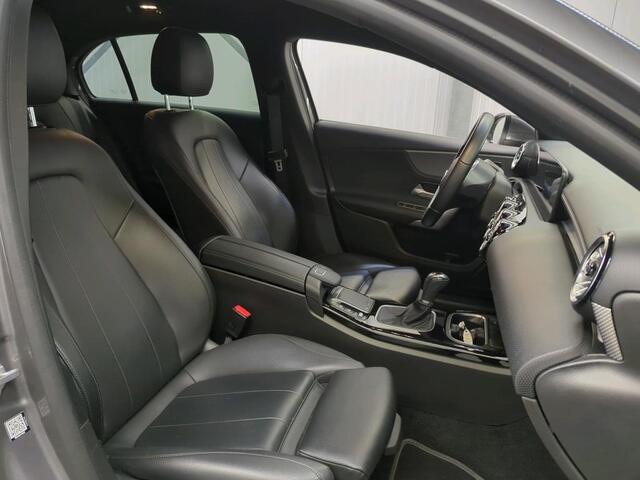 Mercedes-Benz A-KLASSE 160 Business Solution Luxury Navigatie Apple Carplay/Android Auto Camera Parkeersensoren Cruise Control Stoelverwarming Virtual Cockpit Lichtmetalen velgen Climate Control