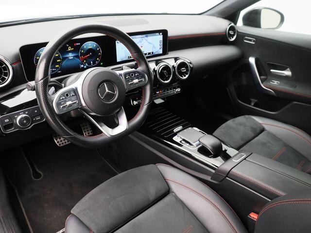 Mercedes-Benz A-KLASSE 200 Automaat AMG Business Solution | CAMERA | STOELVERWARMING