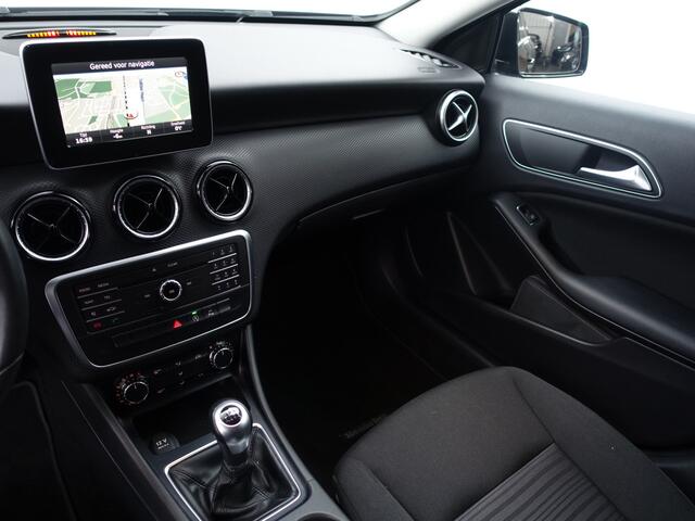 Mercedes-Benz A-KLASSE 130Pk AMG Night Edition- Xenon Led, Clima, Navigatie, Park Assist, Cruise