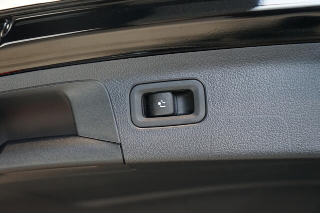 Mercedes-Benz A-KLASSE 250 e AMG ? EDITION ? MULTIBEAM ? PANO ? TREKHAAK ? NIGHT ? CAMERA