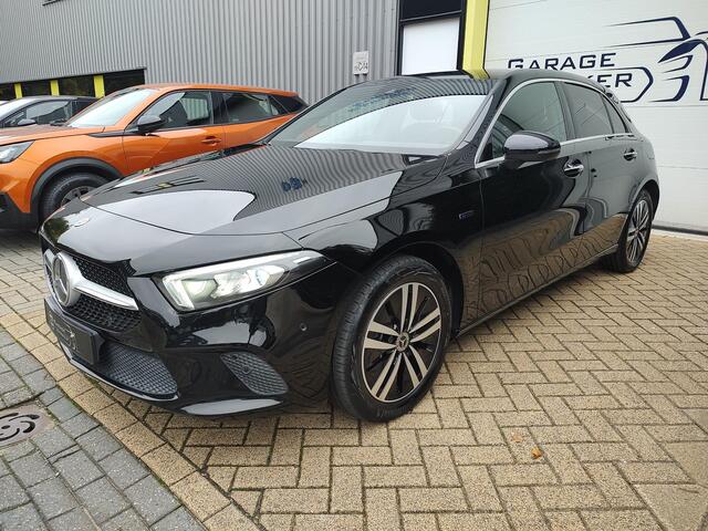 Mercedes-Benz A-KLASSE 250 e Business Line Plug-In Trekhaak Leder Carplay Navi Led 360-Camera Widescreen