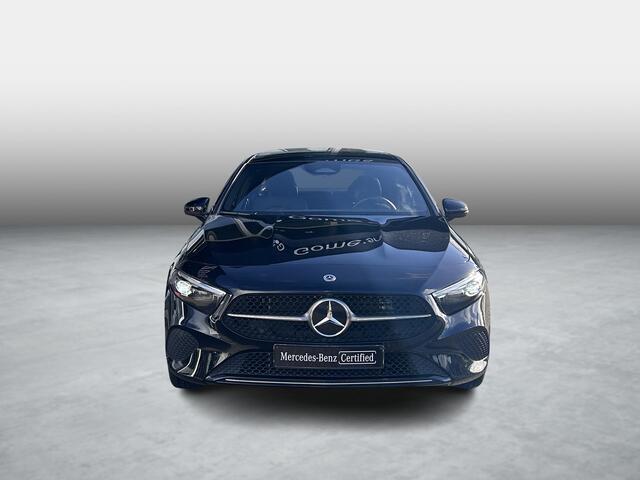 Mercedes-Benz A-KLASSE 250 e | Panoramadak | Luxury | MULTIBEAM LED Koplampen | Dodehoekassistent | Apple CarPlay | Android Auto | Sierdelen Lindehout Zwart | Privacy Glas Achter |