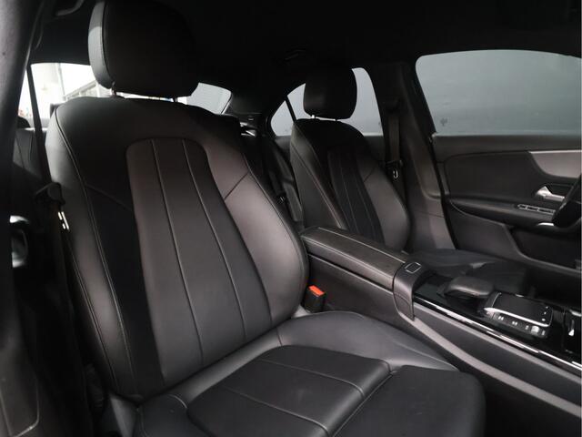 Mercedes-Benz A-KLASSE 250 e Business Solution Luxury Limited [SFEERVERLICHTING, CAMERA, VOL LEDER, PDC V+A, STOELVERWARMING, BLUETOOTH, CRUISE, CLIMATE, NIEUWSTAAT]