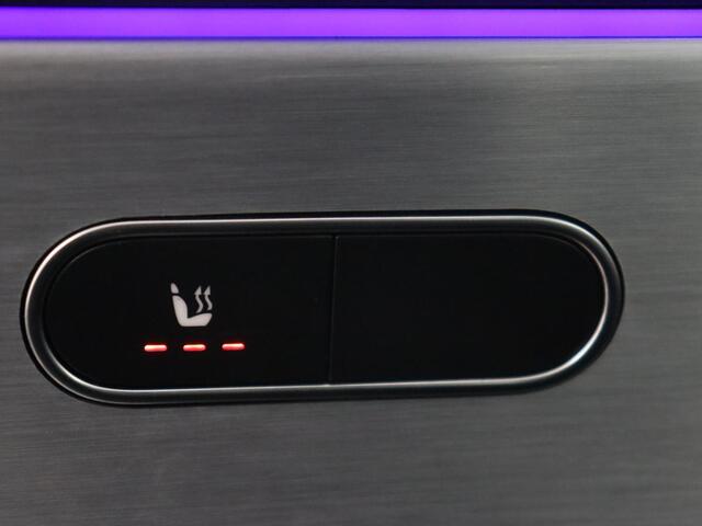 Mercedes-Benz A-KLASSE 200 AMG | Panoramadak | Carplay | Memory | Matrix LED | Leder/Alcantara | Keyless | Sfeerverlichting | Camera | Park Assist | Navigatie | Widescreen