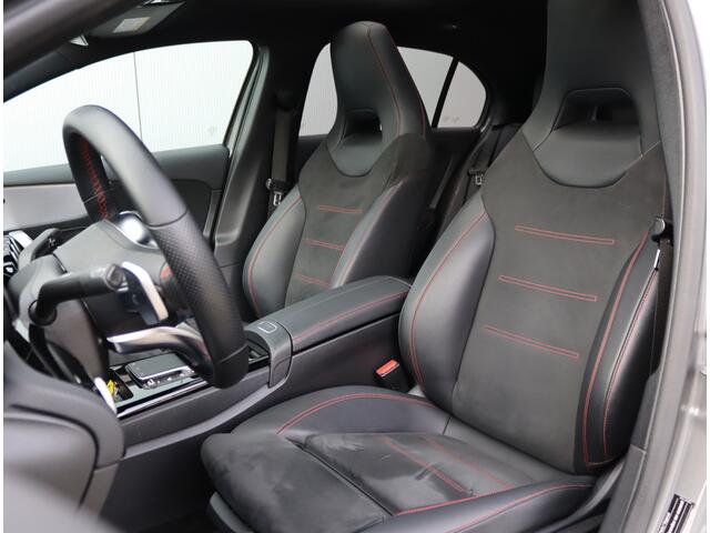 Mercedes-Benz A-KLASSE 180 AMG-line | Sfeerverlichting | Panoramadak | NAP