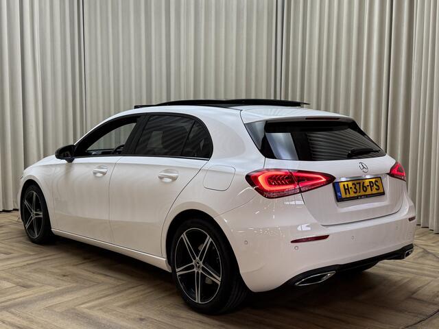 Mercedes-Benz A-KLASSE 200 *Panodak* 1/2 Leder / Stoelverwarming / Cruise / Navigatie / 18'' LMV / LED / ECC Clima