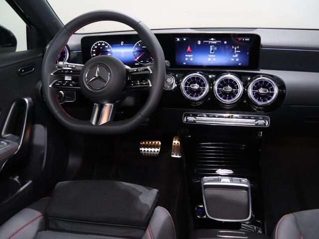 Mercedes-Benz A-KLASSE 180 Star Edition AMG Line | Achteruitrijcamera | LED-koplampen | Stoelverwarming voor
