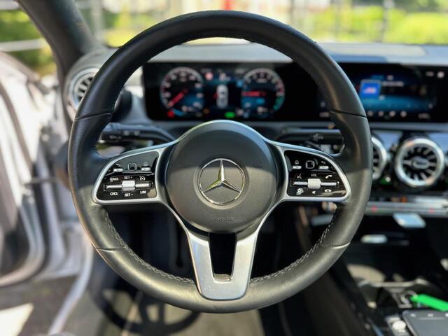 Mercedes-Benz A-KLASSE 250 e | Pano | Leder | Memory | Camera |