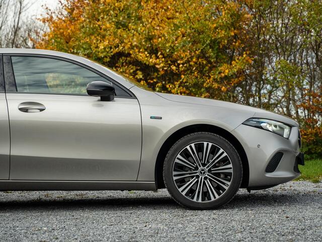 Mercedes-Benz A-KLASSE 250 e Premium Plus