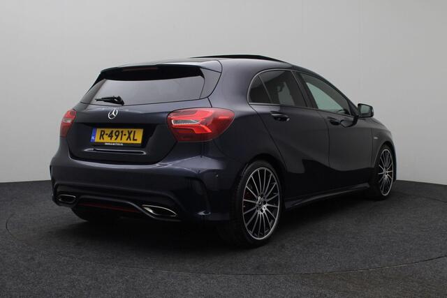 Mercedes-Benz A-KLASSE 250 Sport 4MATIC Prestige 2017 | Panoramadak | Cruise Control | Carplay | Parkeersensoren | Navigatie | Goed Onderhouden | 2 Sleutels | Half Leder | Documentatie | Airco | Multifunctioneel Stuurwiel