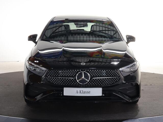 Mercedes-Benz A-KLASSE 180 Business Solution AMG | Panoramaschuifdak | Premium Plus | 19"AMG-velgen | Head-up display | Dodehoekassistent |