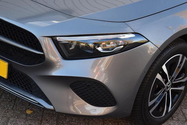 Mercedes-Benz A-KLASSE 250 e Luxury Line|Dak|Sfeer|Trekhaak|Orig.NL.