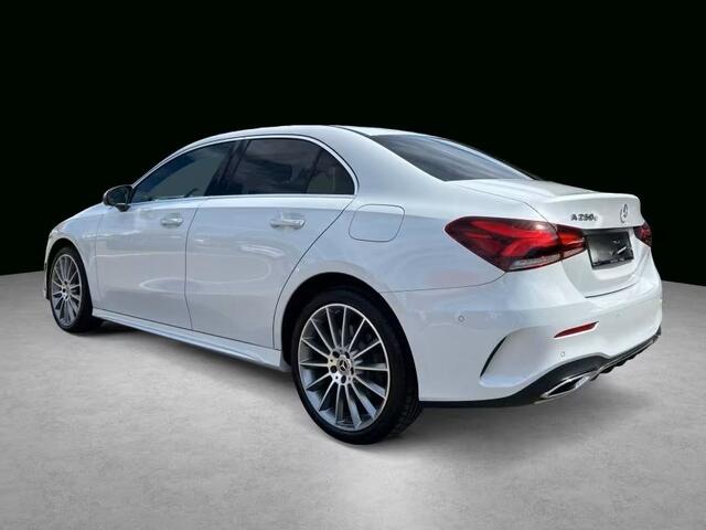 Mercedes-Benz A-KLASSE 250e AMG Line ** HP-LED, NAVI+, PANORAMA, DISTR, HuD, KEYLESS, 19-inch LMV ** 1e EIG - UNFALLFREI ** ** INFORMEER OOK NAAR ONZE AANTREKKELIJKE FINANCIAL-LEASE TARIEVEN **