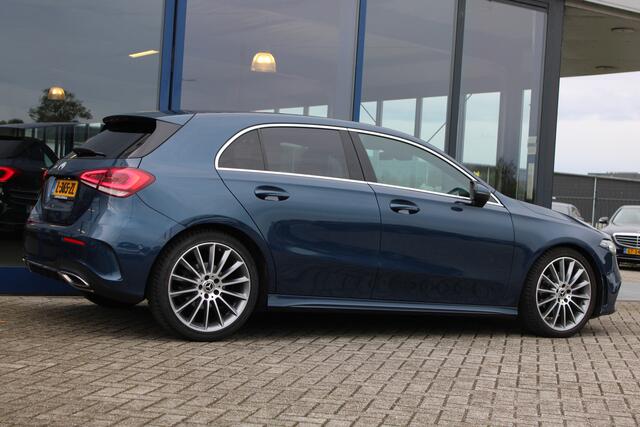 Mercedes-Benz A-KLASSE 180 AUT7 AMG LINE 19'' SFEER WIDESCREEN CAMERA <<NL AUTO>>