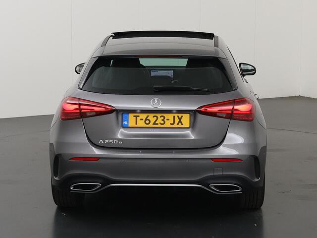 Mercedes-Benz A-KLASSE 250 e AMG Line | Panoramadak | Stoelverwarming | Achteruitrijcamera |