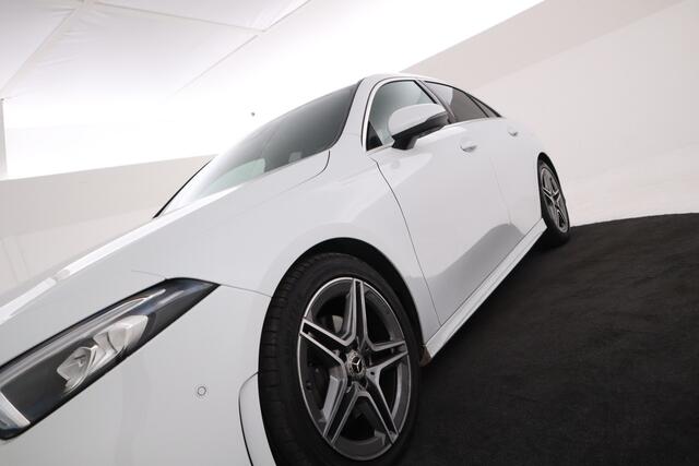 Mercedes-Benz A-KLASSE 200 Business Solution AMG Automaat, Virtual cockpit, Climate, Navigatie,