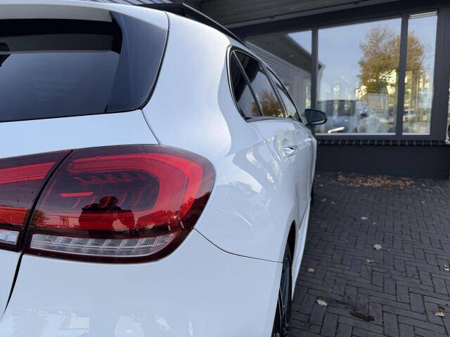 Mercedes-Benz A-KLASSE 180 Business Solution AMG