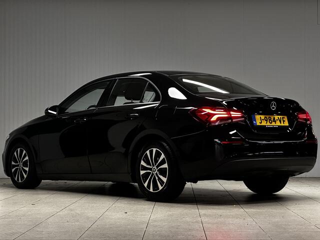 Mercedes-Benz A-KLASSE 180 Business Solution/ Automaat!/ Wide-Screen/ Virtual Cockpit/ 16'' LMV/ Keyless-GO/ LED Koplampen/ DAB+/ Camera/ Navi/ Clima/ Cruise/ Lane-Assist./ Stoelverw./ Bluetooth/ Multi. LEDER. Stuur/ PDC V+A.