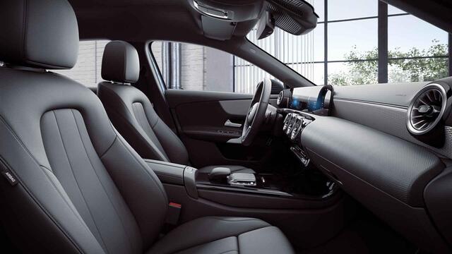 Mercedes-Benz A-KLASSE 180 Business Solution Luxury | Trekhaak | Stoelverwarming | Widescreen | Achteruitrijcamera |