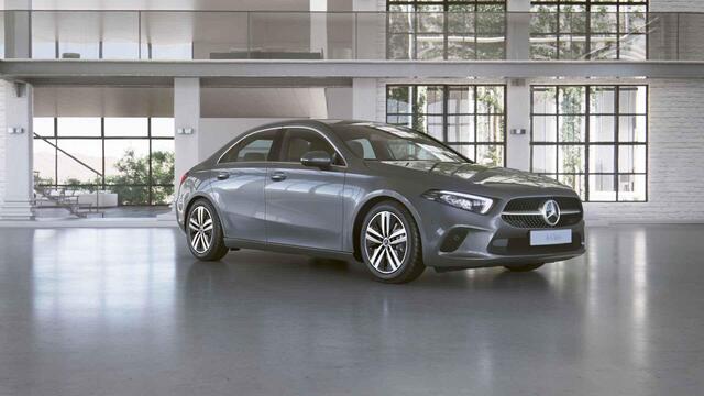 Mercedes-Benz A-KLASSE 180 Business Solution Luxury | Trekhaak | Stoelverwarming | Widescreen | Achteruitrijcamera |