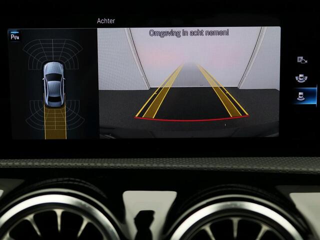 Mercedes-Benz A-KLASSE 180 Business Solution Luxury Ledkoplampen | Achteruitrijcamera | Sfeerverlichting | Spiegelpakket. Inclusief 48 maanden Mercedes-Benz Certified garantie voor Europa.