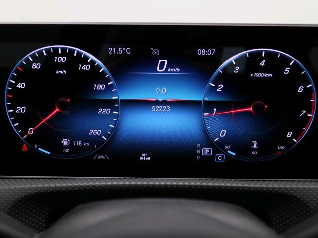Mercedes-Benz A-KLASSE 180 Business Solution AMG AMG Line | Achteruitrijcamera | Apple CarPlay | Spiegelpakket | Dodehoekassistent. Inclusief 48 maanden Mercedes-Benz Certified garantie voor Europa.