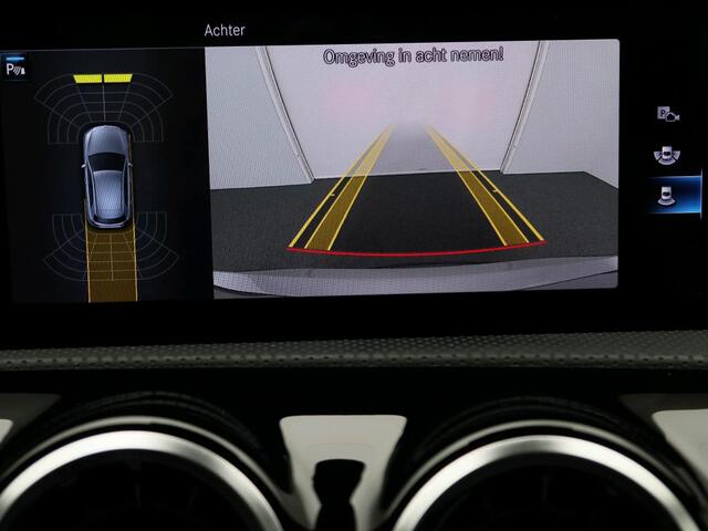 Mercedes-Benz A-KLASSE 180 Business Solution AMG AMG Line | Achteruitrijcamera | Apple CarPlay | Spiegelpakket | Dodehoekassistent. Inclusief 48 maanden Mercedes-Benz Certified garantie voor Europa.