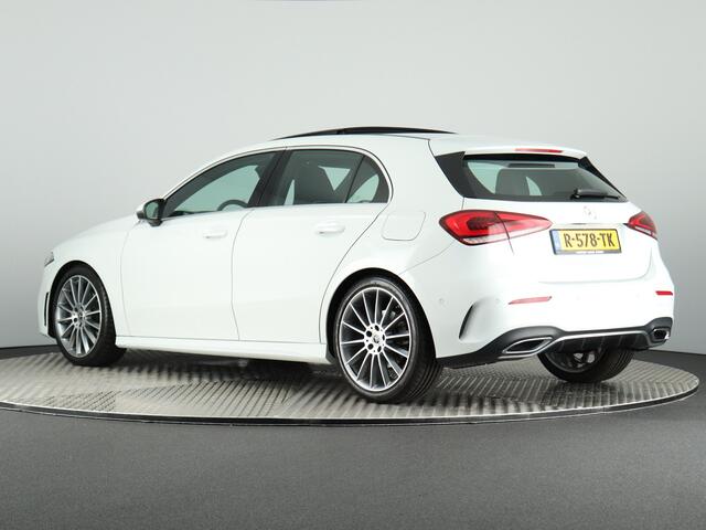 Mercedes-Benz A-KLASSE 200 AMG Line (Panodak / ACC / Full Led / Distronic+ / Carplay / 19 Inch / Digi dash)