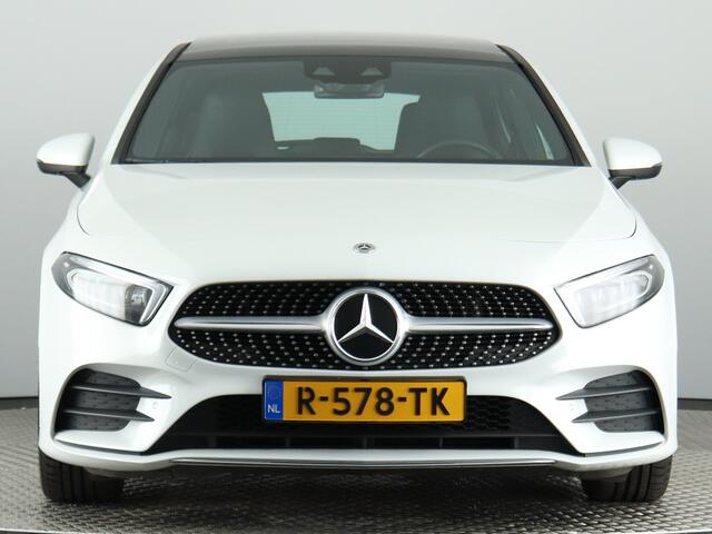 Mercedes-Benz A-KLASSE 200 AMG Line (Panodak / ACC / Full Led / Distronic+ / Carplay / 19 Inch / Digi dash)