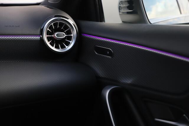 Mercedes-Benz A-KLASSE 160 Business Solution Luxury Automaat Sfeerverlichting Vol Leder Full LED Sportstoelen Widescreen Carplay Android Navigatie Achteruitrijcamera Clima Cruise 19 inch AMG Look Velgen Nieuwe Banden! Stoelverwarming