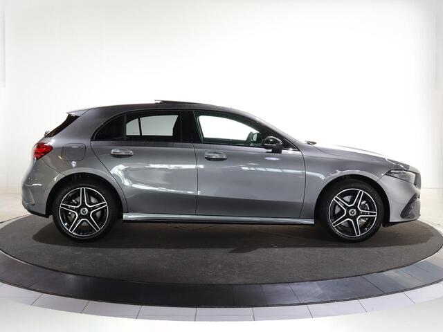 Mercedes-Benz A-KLASSE 250e Star Edition AMG Line | Night | Panoramadak | Sfeerverlichting | Stoelverwarming | Parkeercamera |