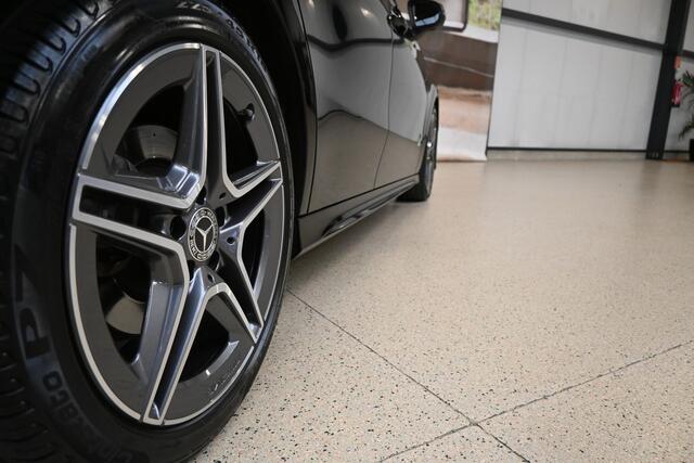 Mercedes-Benz A-KLASSE 200 163pk Business Sol. AMG Upgrade | Camera | Keyless | LED | 100% (Dealer) onderhouden label