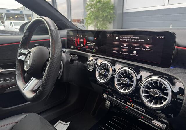 Mercedes-Benz A-KLASSE 200 AMG Line /PANO/CAMERA/GARANTIE/