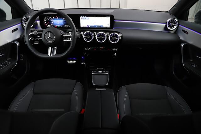 Mercedes-Benz A-KLASSE 250e AMG | 218PK | Keyless-go | Sfeerverlichting | Widescreen | Stuurwielverw. | ACC | Standkachel | 2025.