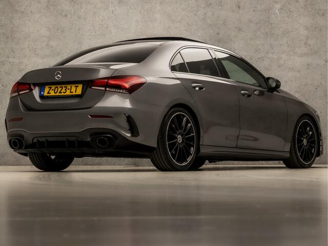 Mercedes-Benz A-KLASSE 200 Premium Plus AMG Automaat 164Pk (APPLE CARPLAY, PANORAMADAK, SFEERVERLICHTING, STOELVERWARMING, CAMERA, SPORTSTOELEN, NIEUWE APK, NIEUWSTAAT)