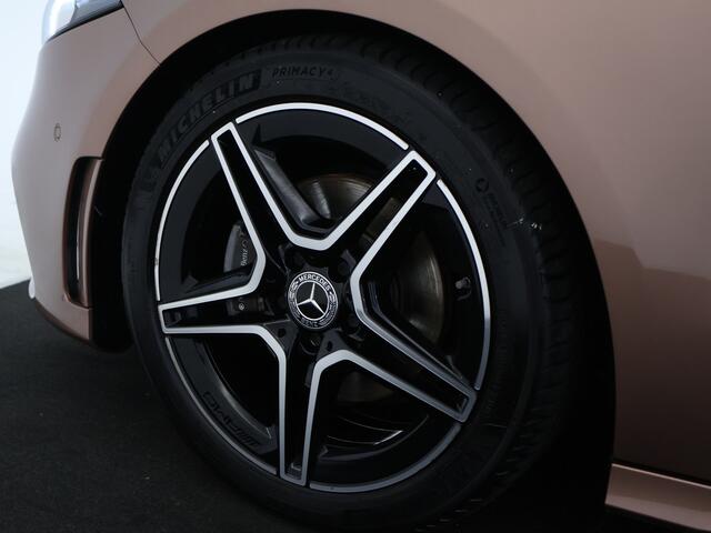 Mercedes-Benz A-KLASSE 180 Business Solution AMG | Panoramadak | Memory Pakket | Cruise Control | Inclusief 24 maanden MB Certified garantie voor Europa.