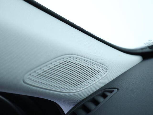 Mercedes-Benz A-KLASSE 160 Business Solution Ledkoplampen | Parkeerpakket met achteruitrijcamera | Stoelverwarming Voor | Spiegelpakket | Inclusief 24 maanden MB Certified garantie voor Europa.