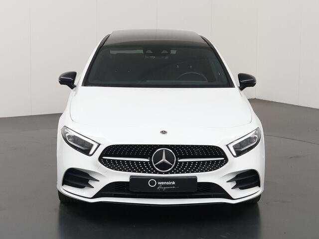 Mercedes-Benz A-KLASSE 250 e AMG Line | Panoramadak | Rij assistentiepakket | Night pakket | 19" lichtmetalen velgen |