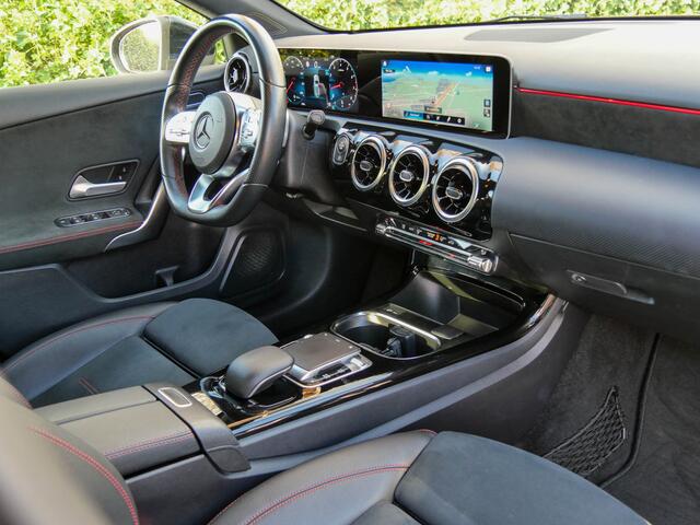 Mercedes-Benz A-KLASSE 200 Business Solution AMG | NAVIGATIE | CRUISE CONTROL |