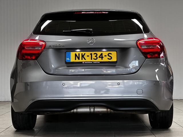 Mercedes-Benz A-KLASSE 180 d Lease Edition/ Facelift!/ Automaat/ PDC V+A/ Half-Leder/ Apple + Android/ Zwarte-Hemel/ Navi/ Airco/ Cruise/ Dode-Hoek DET./ Multi. LEDER. Stuur/ 16'' LMV/ Dagrijverl.