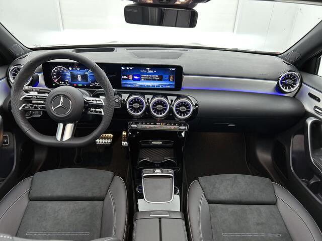 Mercedes-Benz A-KLASSE 250 e Business Solution AMG | AMG Line Plus pakket | Antidiefstalpakket URBAN GUARD PLUS | Smartphone-integratie | Head-up display | Panoramaschuifdak | Nightpakket | Sierdelen aluminium |