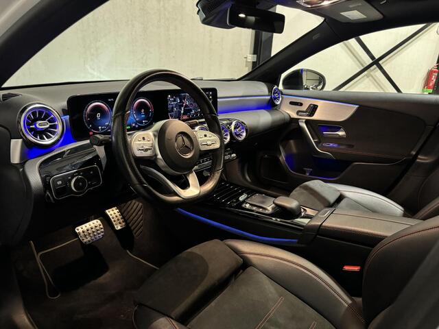 Mercedes-Benz A-KLASSE 250 e AMG Aut. | panorama | sfeer | trekhaak | multibeam led |