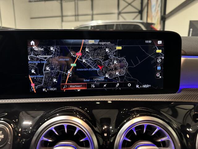 Mercedes-Benz A-KLASSE 250 e AMG Aut. | panorama | sfeer | trekhaak | multibeam led |
