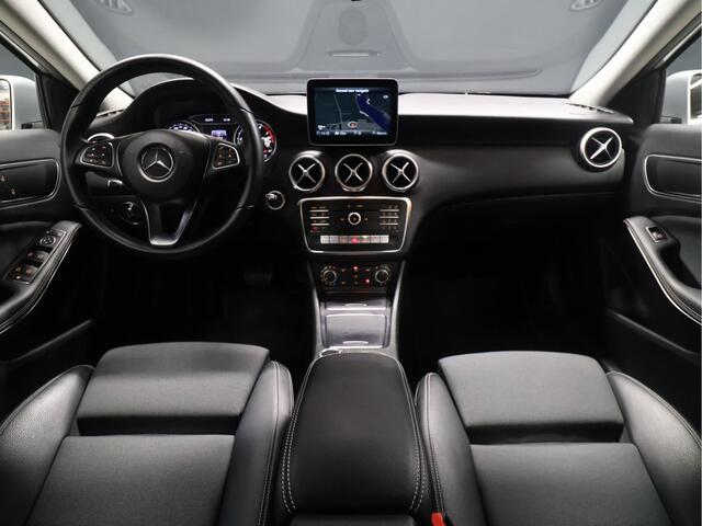 Mercedes-Benz A-KLASSE 180 Sport *WEEKAANBIEDING* [CAMERA, PDC ACHTER, CRUISE CONTROL, FLIPPERS, BLUETOOTH TELEFOON, STOELVERWARMING, AIRCO,