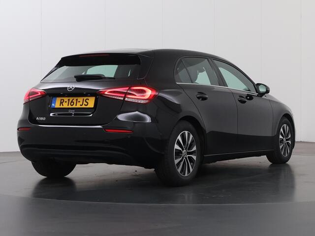 Mercedes-Benz A-KLASSE 180 Business Solution Luxury | Stoelverwarming | Achteruitrijcamera | Sfeerverlichting |