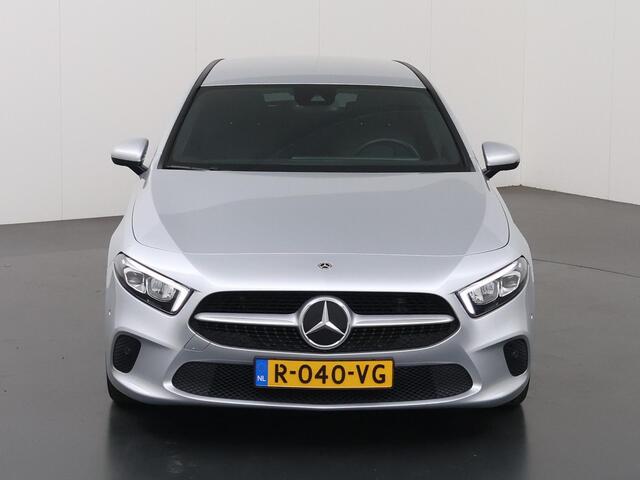 Mercedes-Benz A-KLASSE 180 Luxury Line | Premium Pack | Distronic | Apple Carplay |Stoelverwarming |