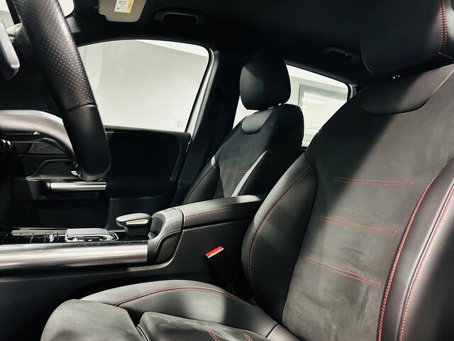 Mercedes-Benz B-KLASSE 180 AMG // Trekhaak // Camera // Elek. Achterklep // Carplay // LED Koplampen // Navigatie