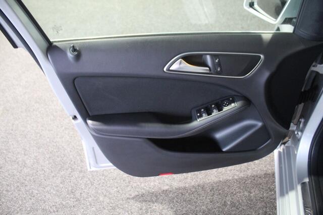 Mercedes-Benz B-KLASSE 180 AMBITION NAP! AUTOMAAT NAVI CRUISE PDC ALL-IN PRIJS!