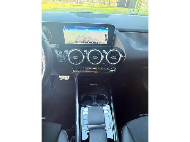 Mercedes-Benz B-KLASSE 180 Business Solution AMG