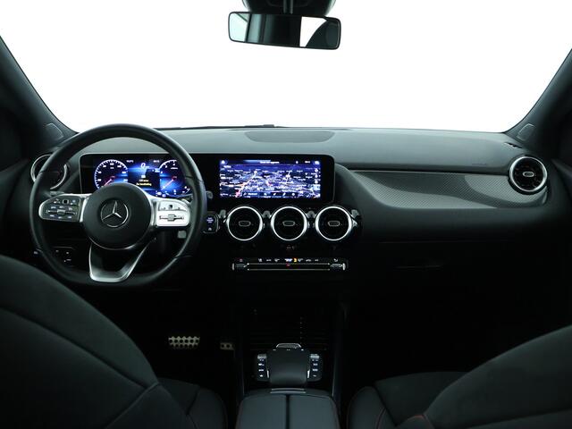 Mercedes-Benz B-KLASSE 180 Business Solution AMG | AMG Line | Panorama Schuif-Kanteldak | EASY PACK achterklep | Achteruitrijcamera | Inclusief 24 maanden Mercedes-Benz Certified garantie voor Europa.